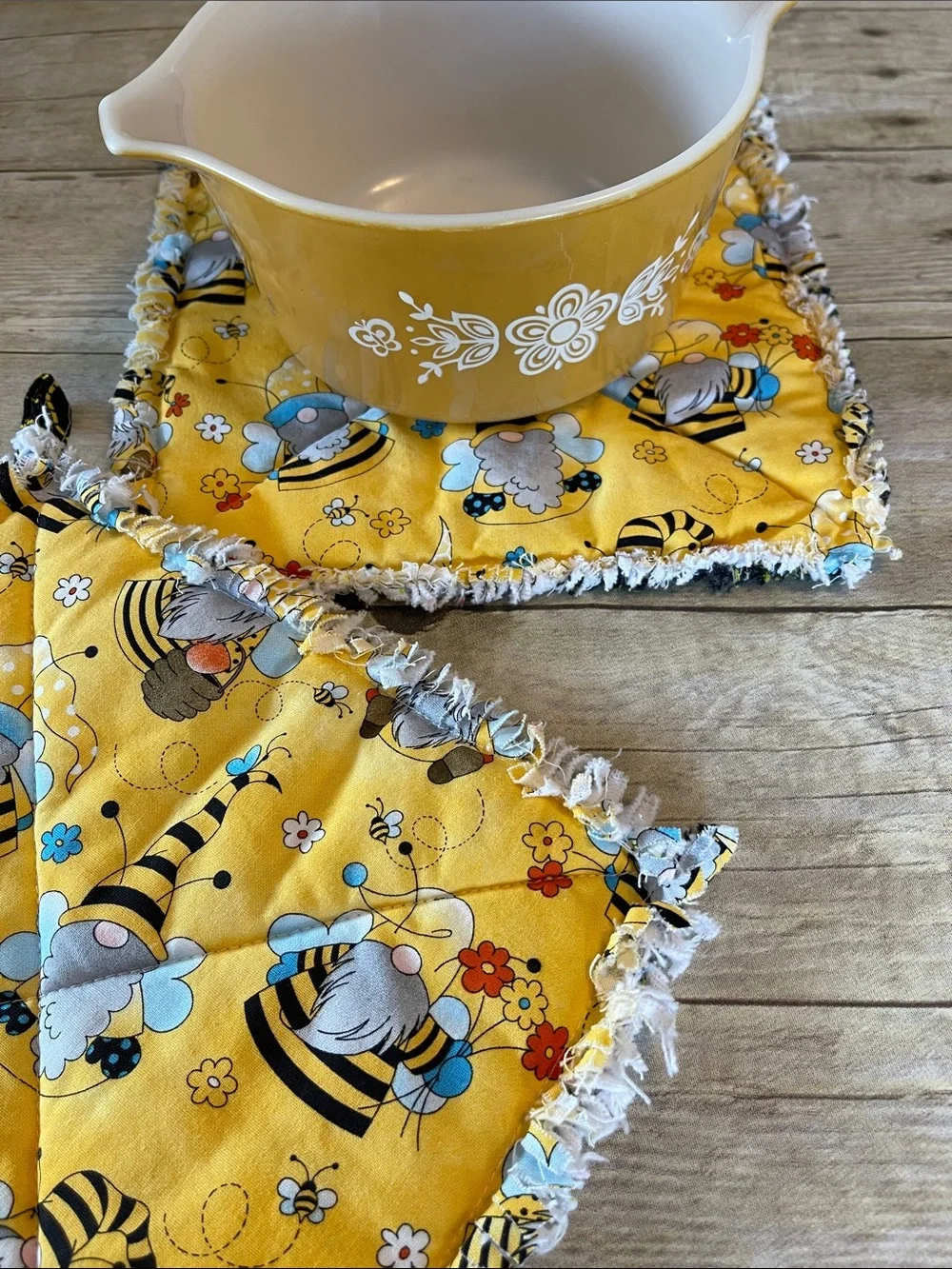 Rag Quilted Bees & Gnomes Hot Pad/Potholders Set of 2